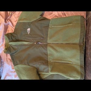 HUNTER GREEN NORTHFACE JACKET